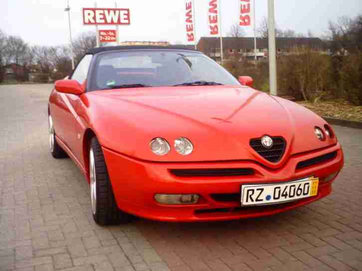 Alfa Romeo Spyder 916- ferrarirot -angender Youngtimer mit ital.Flair - TÜV 9/15