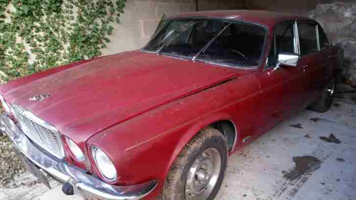 Alter englischer Klassiker Jaguar XJ 6