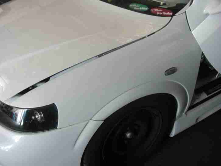 Astra G Motorhaube mit eingeschweisstem Bösen Blick und passenden Kotflügeln