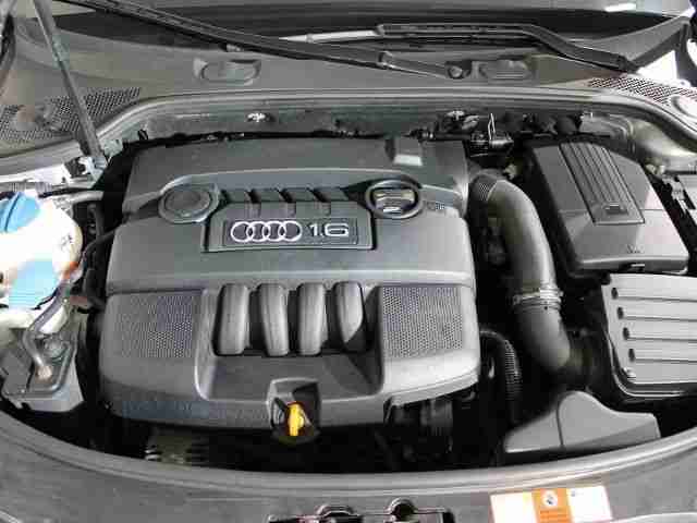 Audi A3 1.6 Ambiente, PDC, GRA, AHK