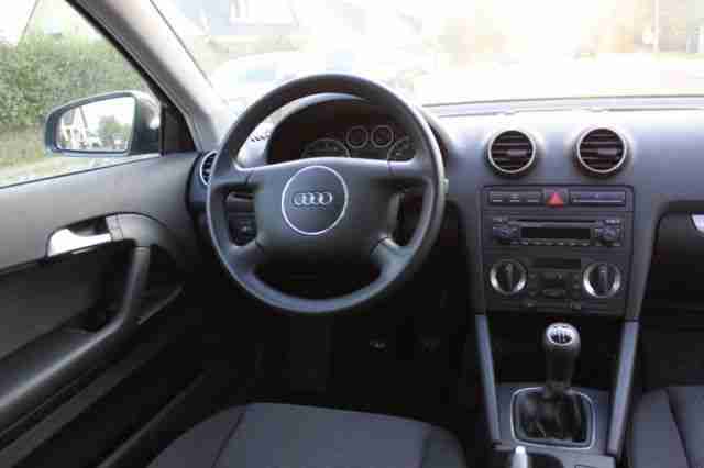 Audi A3 1.6 Attraction, Klimaautomatik, 109 TKM