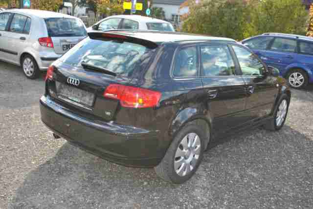 Audi A3 1.6 FSI Sportback Attraction