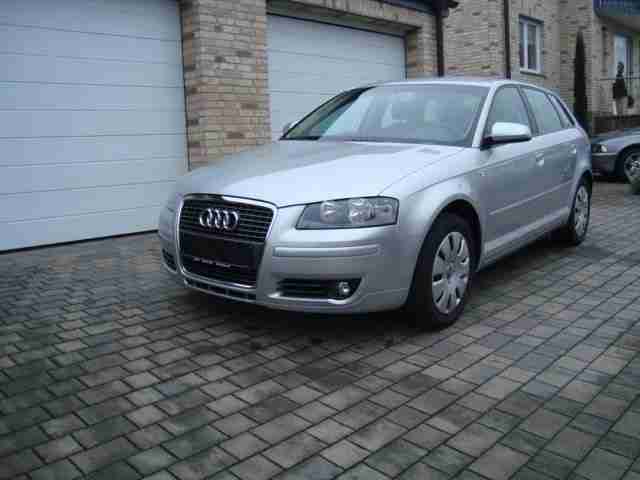 Audi A3 1.6 Sportback tiptronic Ambiente Dekra Siege