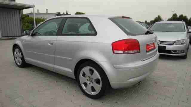 Audi A3 2.0 TDI DPF quattro Attraction LEDER PDC