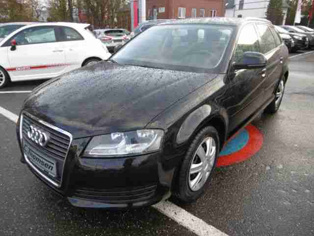 Audi A3 Attraction 1.6 102PS Ganzjahresreifen