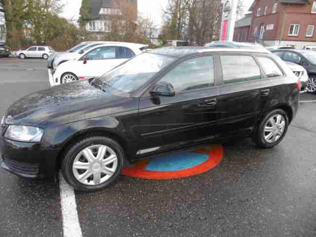 Audi A3 Attraction 1.6 102PS Ganzjahresreifen