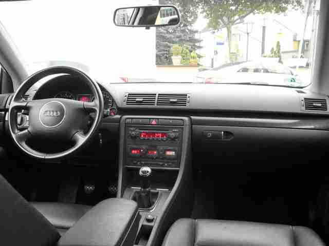Audi A4 2.0 Leder STYLE-Paket-PLUS Klimatr 18ZOLL PDC