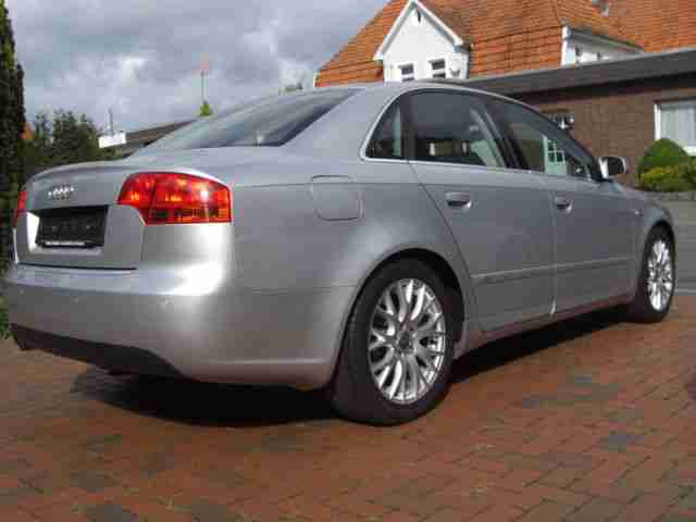 Audi A4 2.0 Lim. "S line" Navi, AHK, Sportsitze