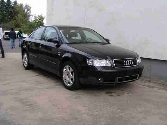 Audi A4 2.4i XENON , WINTERPAKET , ZR NEU , CD