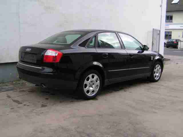 Audi A4 2.4i XENON , WINTERPAKET , ZR NEU , CD