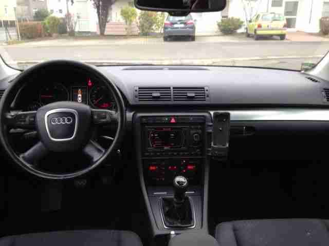 Audi A4 Avant 2.0 TDI-XENON-GROSSE NAVI