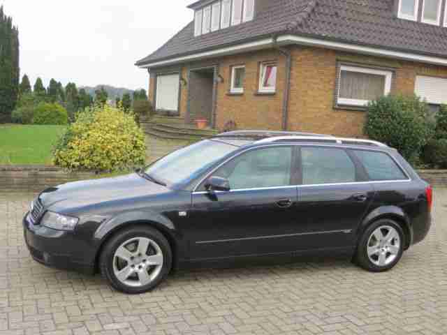 Audi A4 Avant 2.5 TDI quattro S-Line/Navi/Xenon/Leder