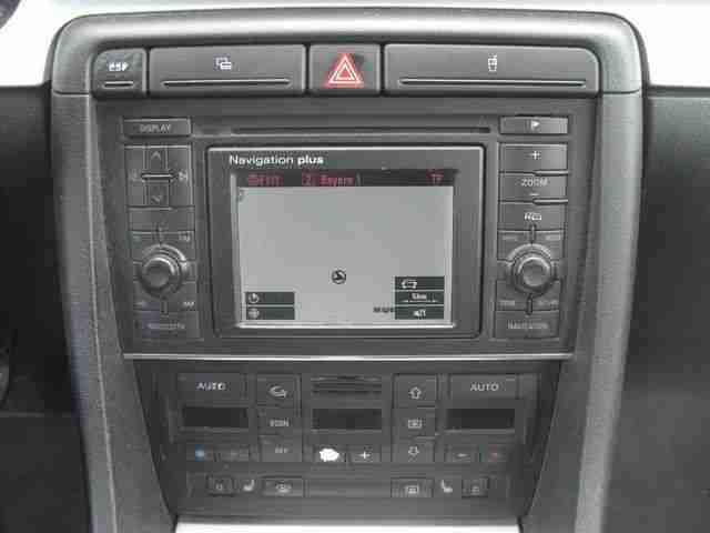 Audi A4 Avant 2.5TDI quattro S-Line*NAVI*XENON*204 PS