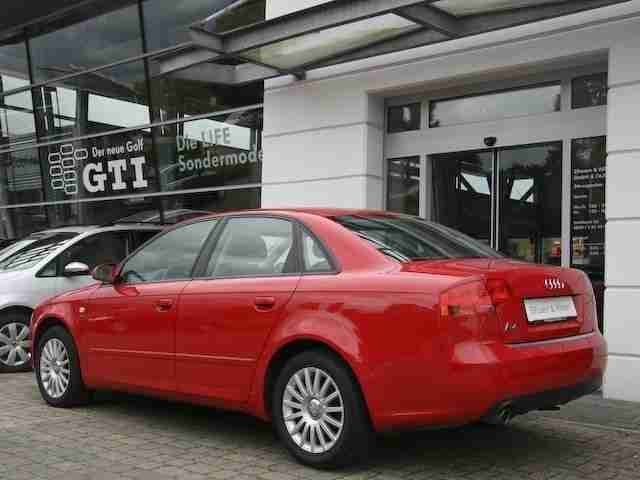 Audi A4 Limousine 2.0 - AHK,AUTOMATIK,EINPARKHILFE,SI