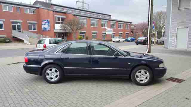 Audi A8 2.8 quattro/8X BEREIFT AUF ALU/VOLL SCHECKHEF