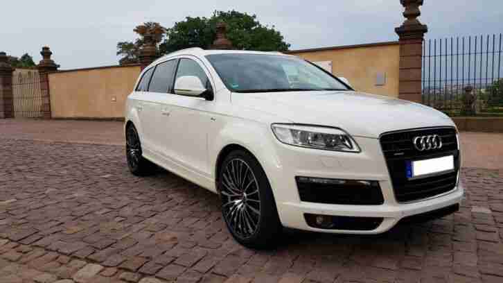 Audi Q7 S-Line 4.2 TDI V8 Twin-Turbo 375PS 22 Zoll Panoramadach Bose-Soundsystem