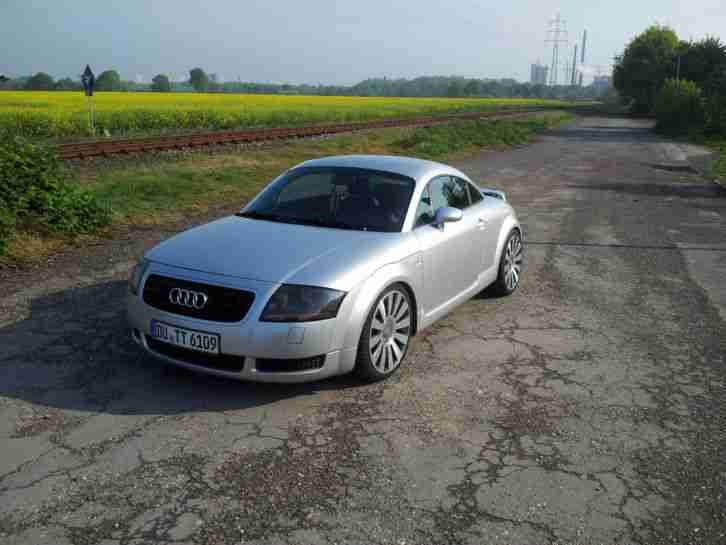 TT Coupe 1.8 T QUATTRO 269 PS 6 GANG APX Silber