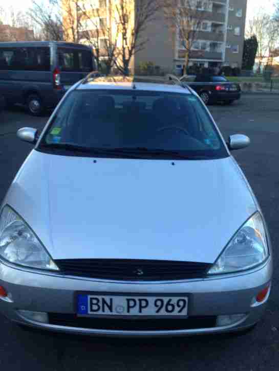 Auto Ford Focus Silber