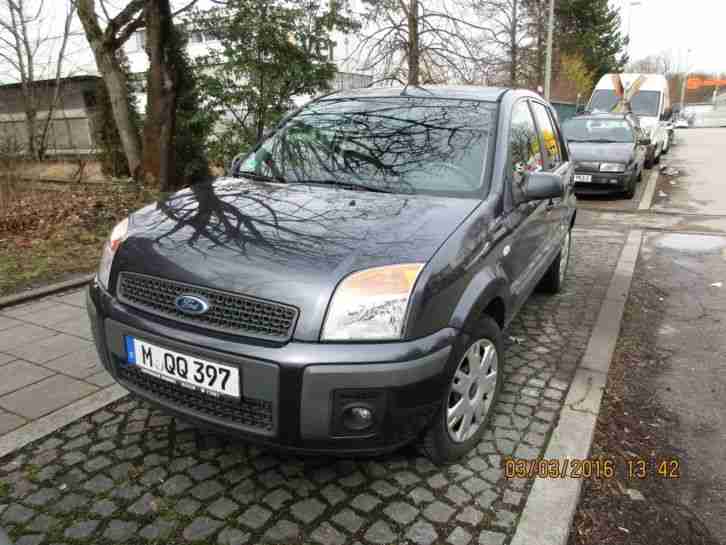 Auto Ford Fusion
