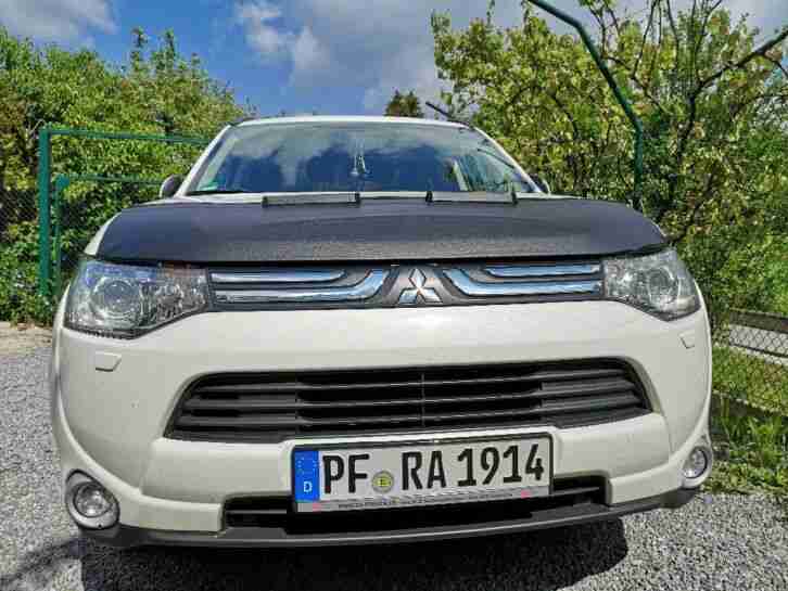 Auto Mitsubishi Outlander 2.2 di-d 4WD