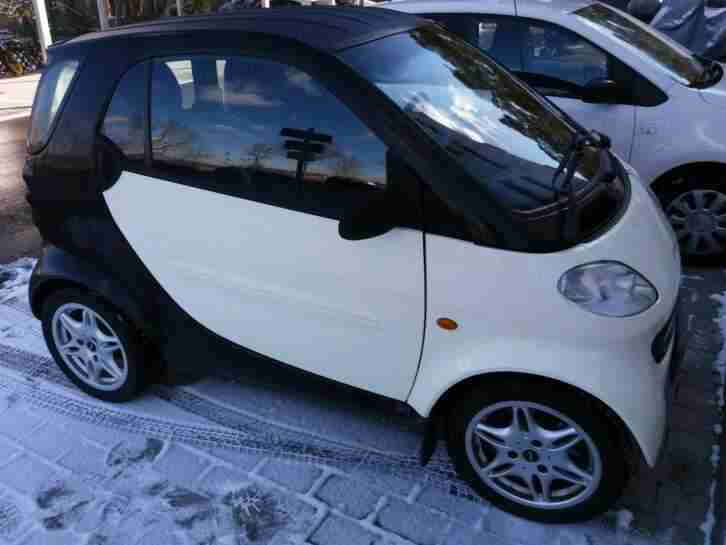Auto Smart, Erstzul. 01/2001, Beige-Weiss/Schwarz, Benzin, TÜV JAN.2020