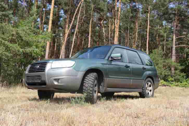 Auto Subaru Forester mit Motorschaden