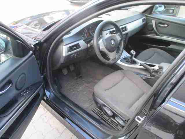 BMW 318d DPF Touring "2.Hand*El.PANORAMA*6.Gang*PDC"