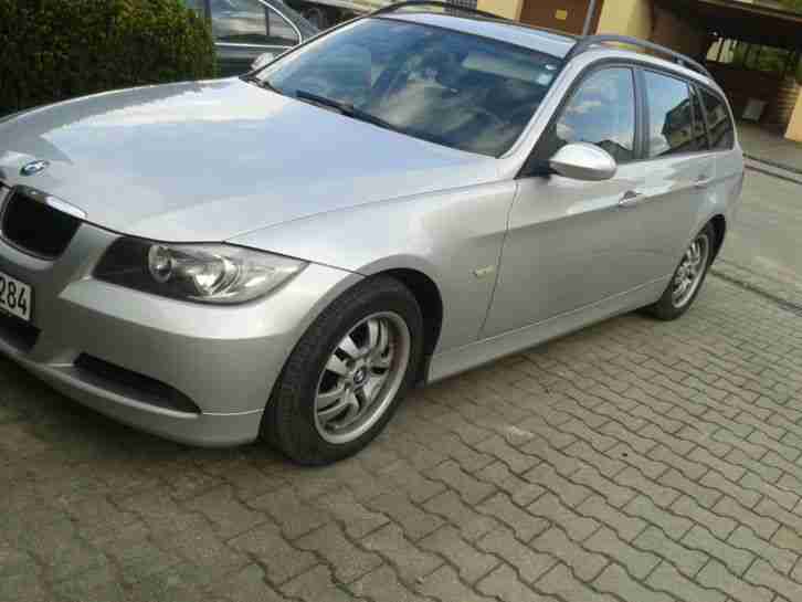 BMW 318d Touring mit Top Ausstattung und Sonder Einbau !!AHK,Panoramdach, Navi