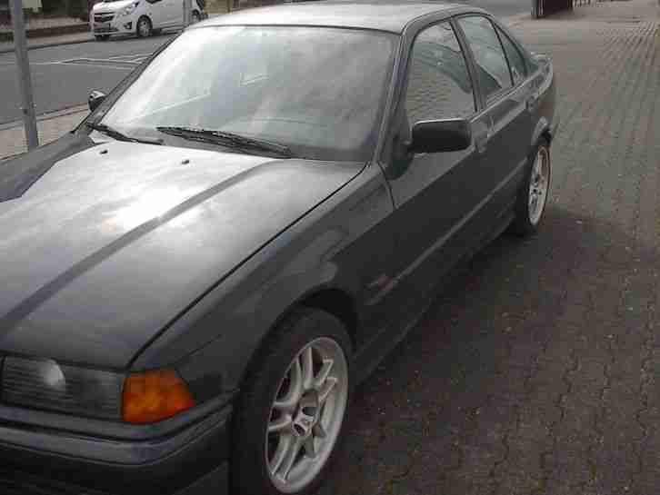 BMW 318i, Baujahr 1996, Schiebedach, Grün, Breite Aluflegen, Tüv+AU bis 02-2018