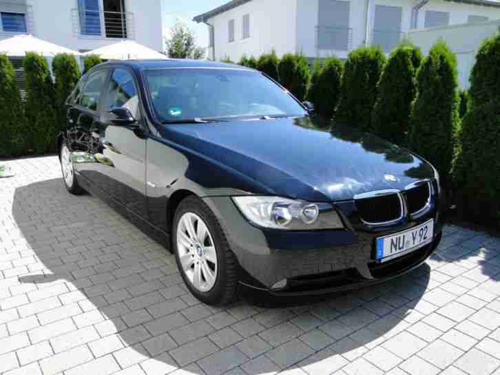 BMW 318i, E90, 95kw, 129 PS, EZ: 06/07, 124.000 km. 6 Gang, schwarz