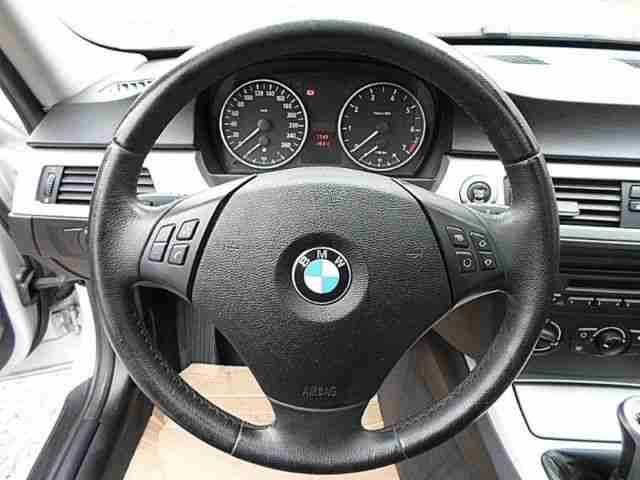 BMW 318i Touring+Xenon+Panorama+AHK+Alu+TÜV neu