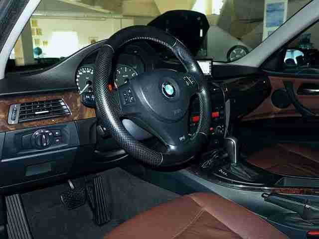 BMW 320 dA Leder,Xenon,Euro 4,Navi,abnehmbare AHK