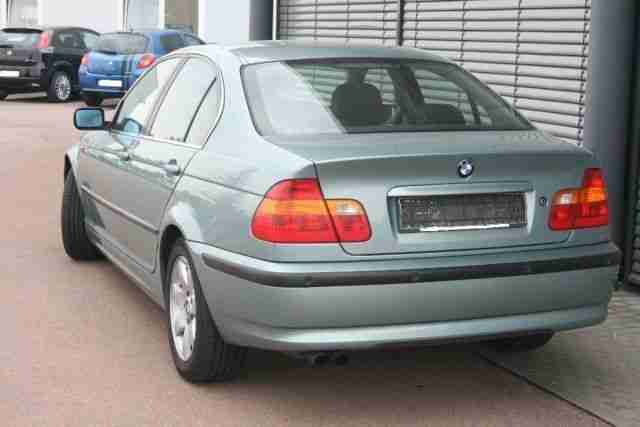BMW 320i Limo LEDERCOMFORT P. XENON LM RÃ„DER (Leder)