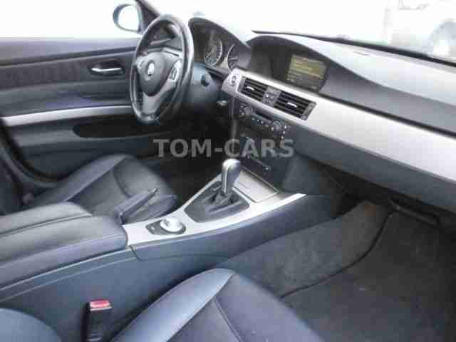 BMW 320i TOURING AUT.*2.HAND*PANORAMA*LEDER*NAVI*