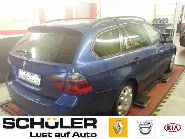 BMW 320i Touring Panoramadach AHK PDC XENON uvm.