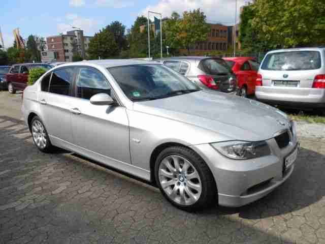 BMW 325i Aut. LEDER XENON NAVI ALU SPORTPAKET