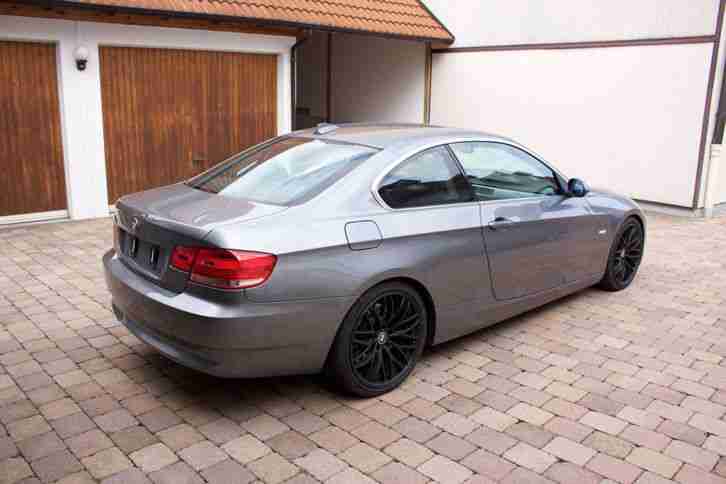 BMW 330d, M-Paket, 19 Zoll, TÜV neu ohne Mängel! E92, Xenon, Leder, SHZ