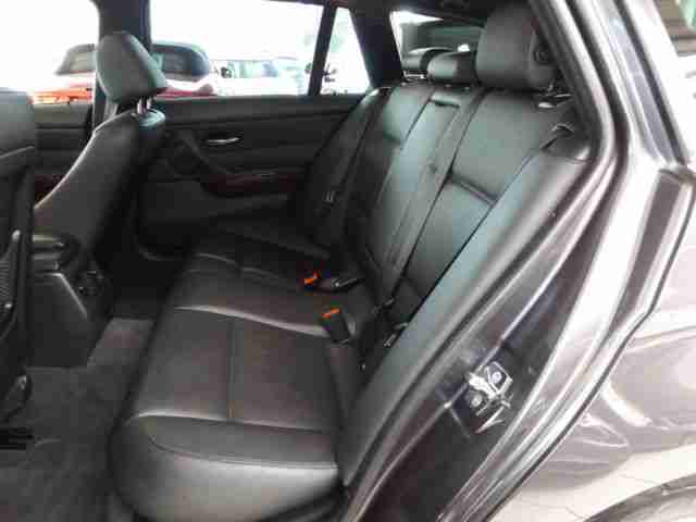 BMW 330d Touring-Volleder-Xenon-Navi-Panorama