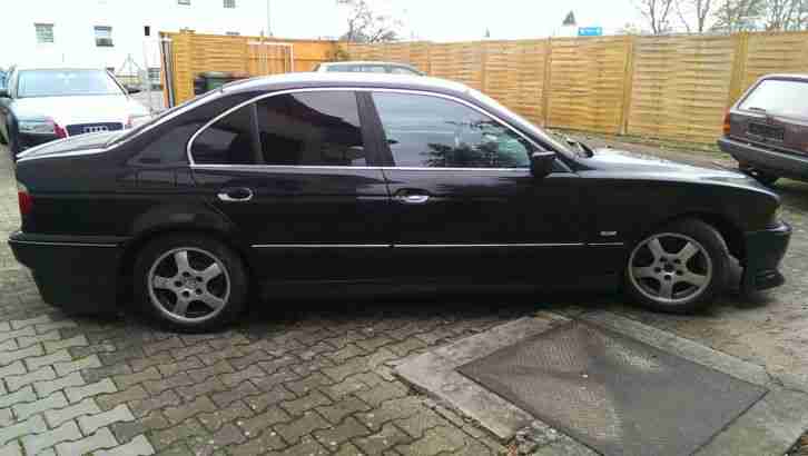 BMW 520i, Bj.97, Benzin/ Flüssiggas, 324000km,sportlich, schwarz.