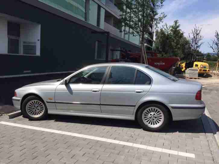 BMW 520i E39 (1997) in sehr gutem Zustand, Silber.