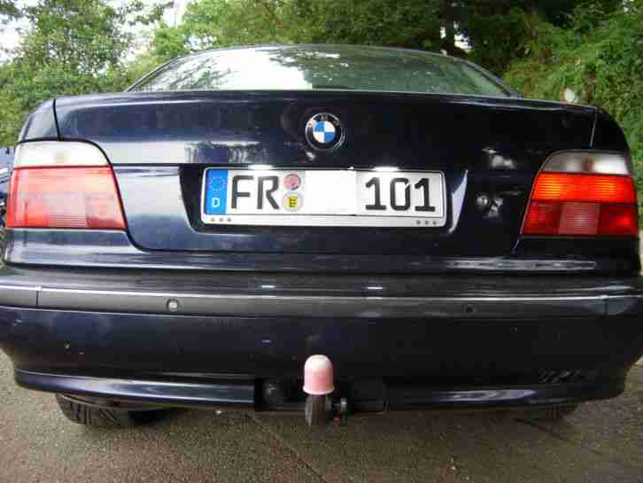 BMW 520i E39 520i 150 PS mit 6-Zylinder Motor und M5 Optik vorne Benzin TÜV Neu