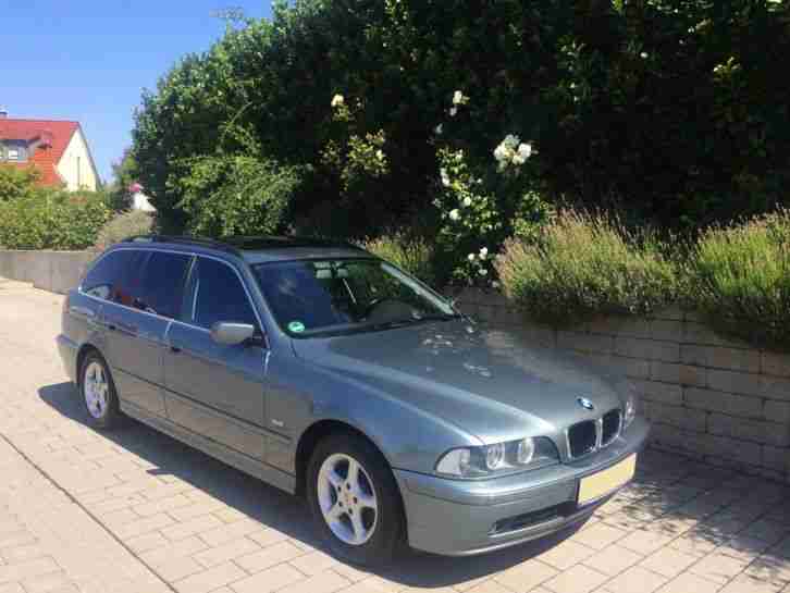 BMW 520i Touring ° Navi Prof. ° TV ° Schiebedach ° orig. 113.000 km ° Facelift °