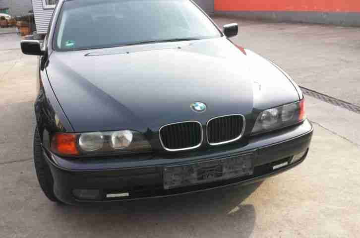 BMW 523 i M- Fahwerk Shadow Line Automatik