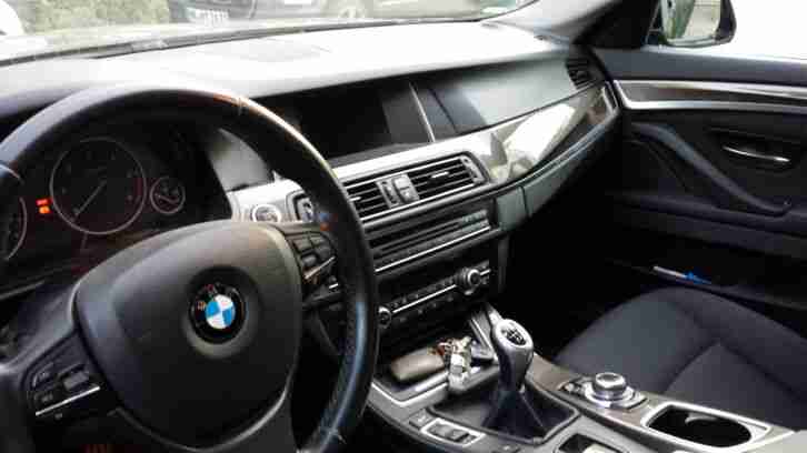 BMW 525d MODERN LINE,EURO 6,NICHTRAUCHER Voll Scheckheftgepflegt nur von BMW