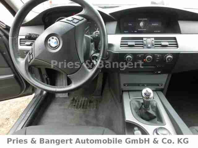 BMW 525i Touring Navi Xenon PDC AHK Scheckheft