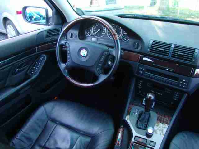 BMW 525i touring Aut. / Leder / Einparkhilfe /Klima