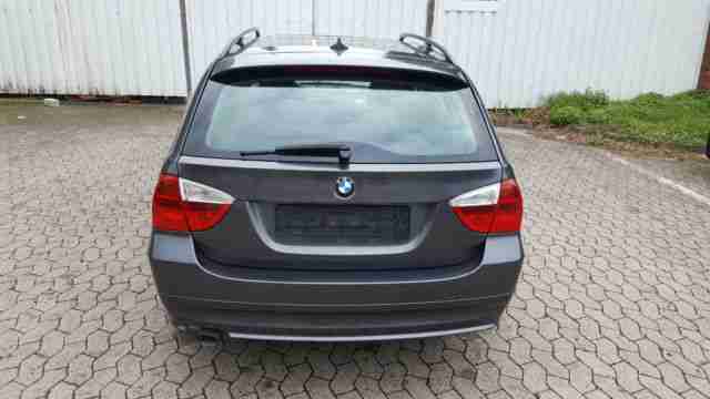 BMW Baureihe 3 Touring 320d /Xenon / Panorama/PDC