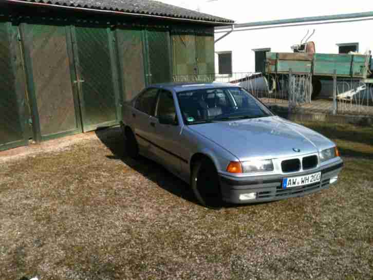 E 36 , 318i Limousine, Silber, Vollleder