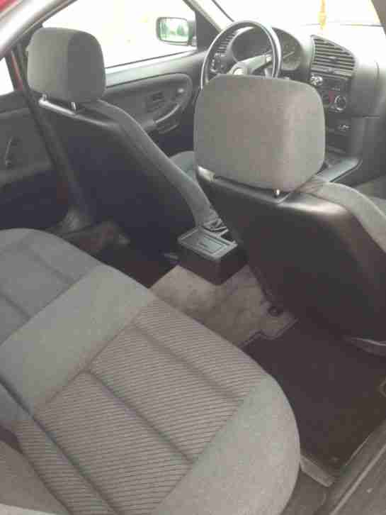 BMW E36 318i // Limosine // Sehr gepflegt // 165000 km // TÜV // Winterreifen