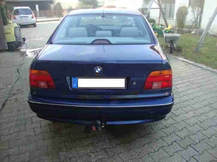 BMW E39 523i